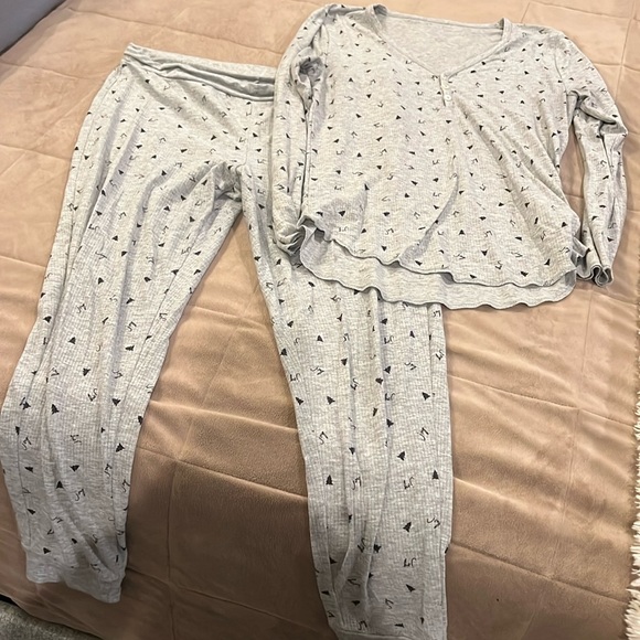 Gap pjs - Picture 1 of 3